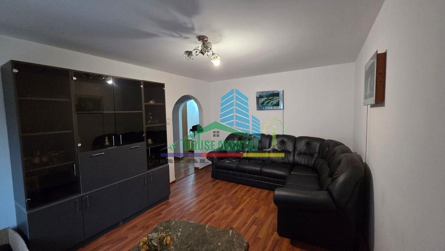 Apartament cu 3 camere decomandat în Brăilei