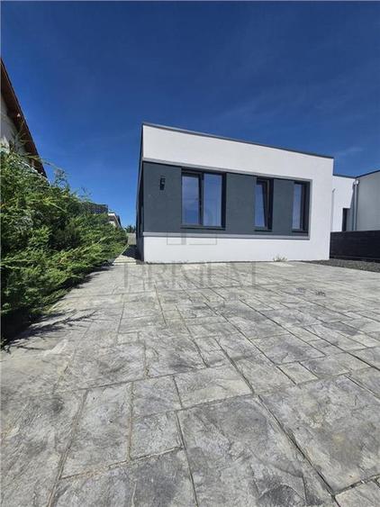 Duplex cu 4 camere cu Canalizare în Moșnița Nouă