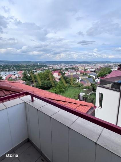 Casă cu 10 camere cu Teren 505 Mp în Mărăști