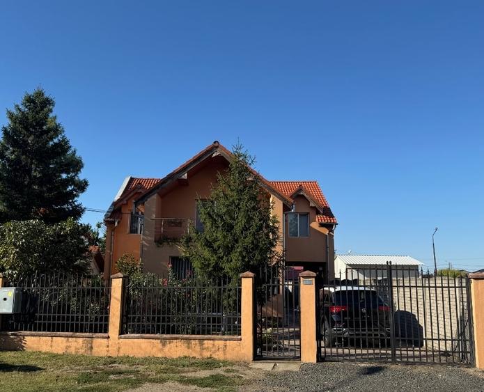 Casă individuală cu 4 camere cu Teren 500 Mp în Mehala