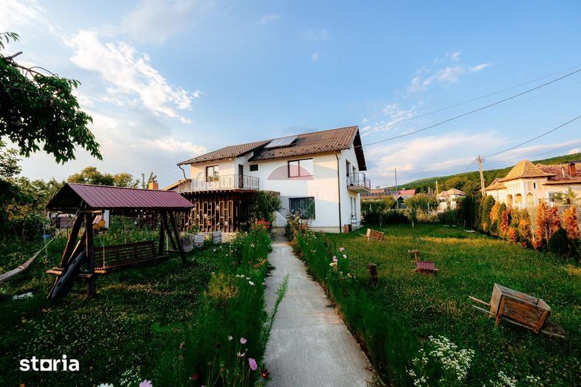 Casă cu 4 camere cu Teren 779 Mp în Dârmănești