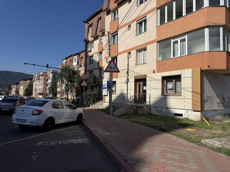 Spațiu comercial, de 77 mp, în Exterior Vest