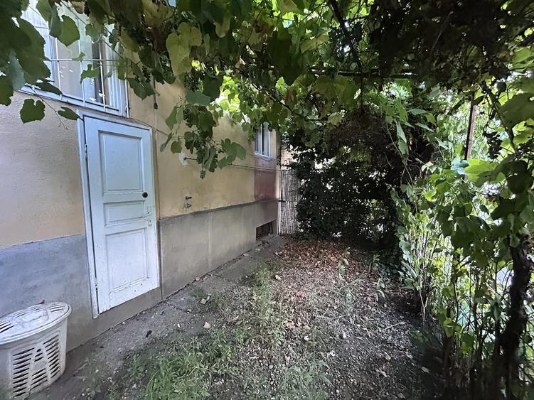 Apartament cu 2 camere decomandat în Confecții
