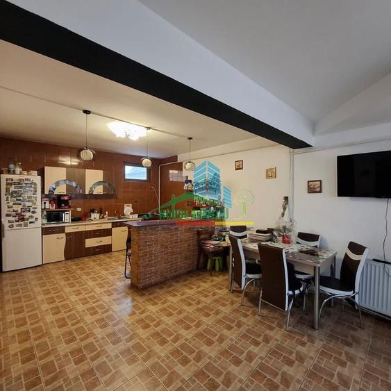 Casă cu 5 camere cu Teren 157 Mp în Central