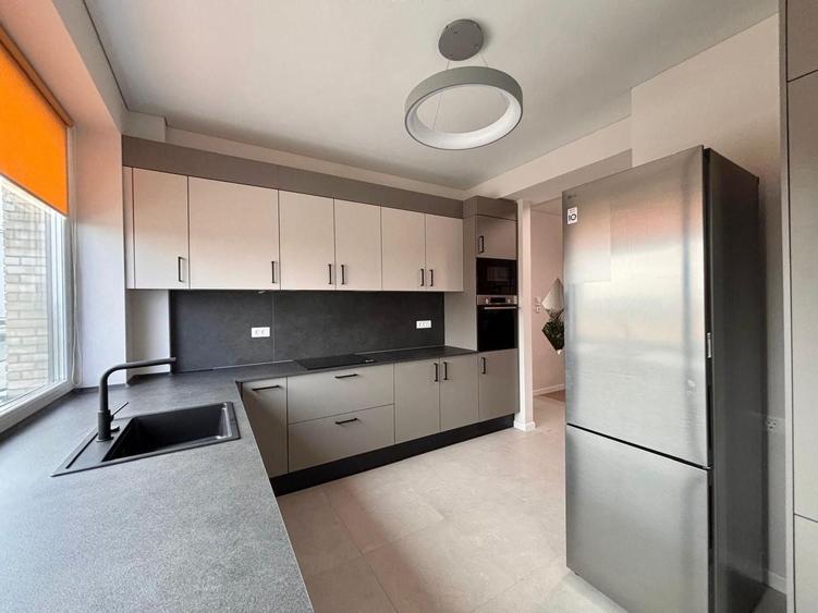 Apartament cu 3 camere decomandat, mobilat în Voluntari