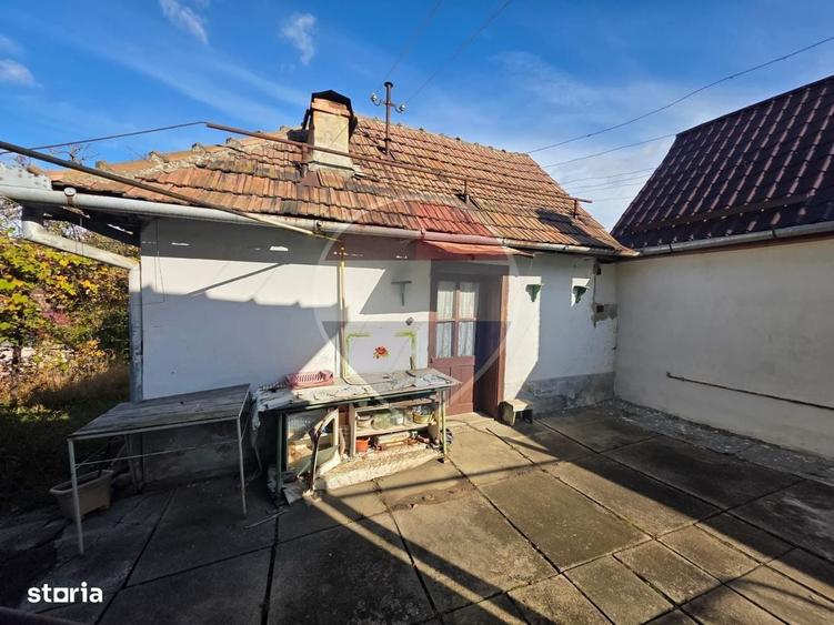 Casă cu 4 camere cu Teren 602 Mp în Central