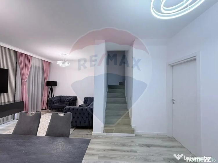 Casă cu 4 camere cu Teren 227 Mp în Ulmi