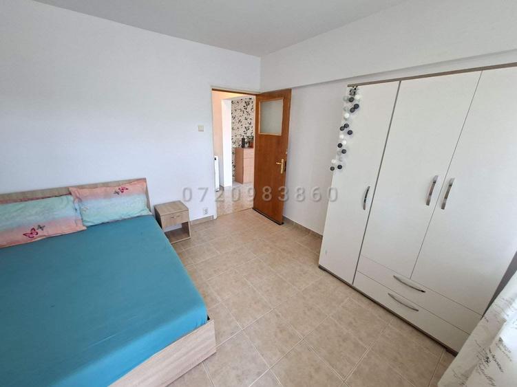 Apartament cu 3 camere semidecomandat în Drumul Taberei