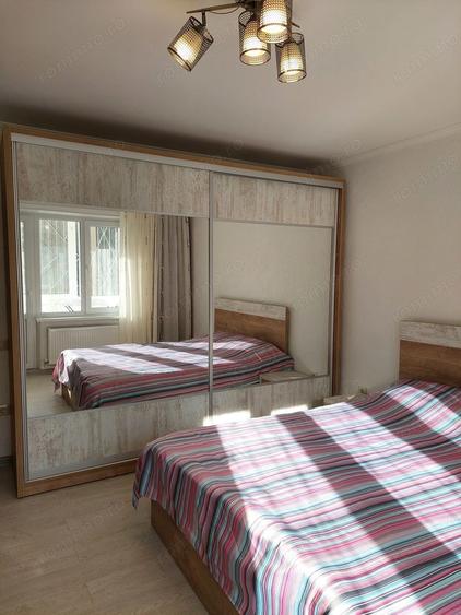 Apartament cu 3 camere decomandat în Berceni