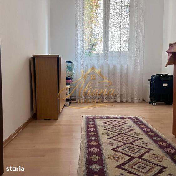 Apartament cu 3 camere nedecomandat în Micro 11