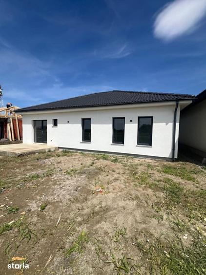 Casă cu 3 camere cu Teren 450 Mp în Burdea