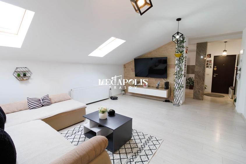 Apartament cu 5 camere semidecomandat în Tractorul