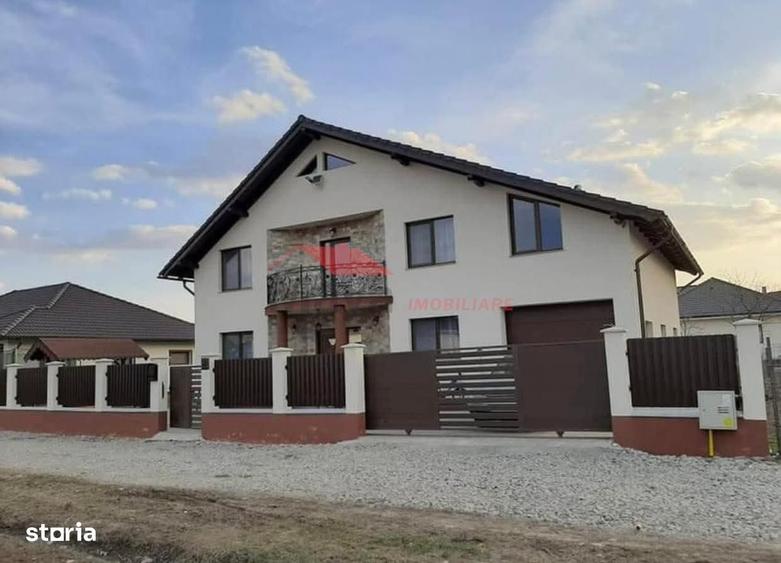 Casă cu 4 camere în Unirea