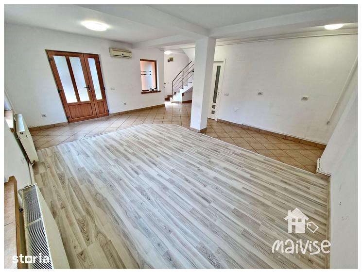 Casă cu 3 camere cu Teren 500 Mp în Tractorul