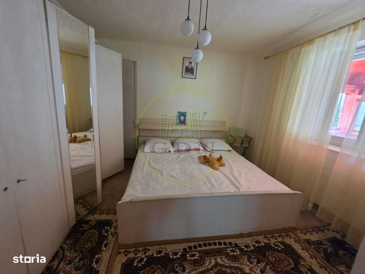 Casă cu 4 camere decomandat în Gura Râului
