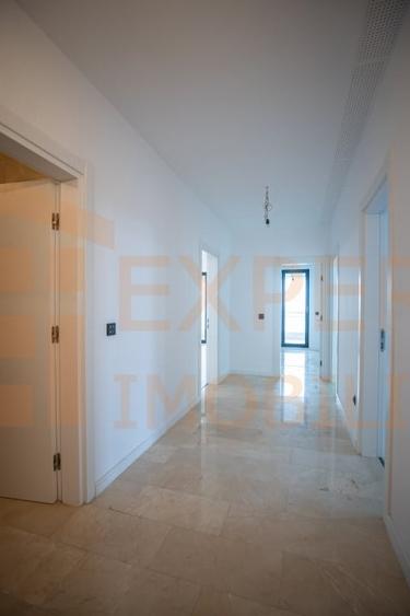 Apartament cu 3 camere decomandat în Faleza Nord