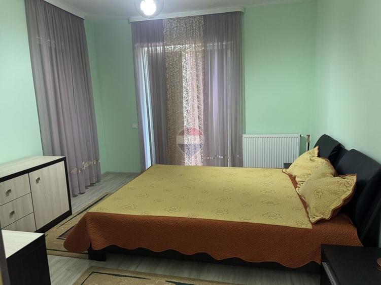 Apartament cu 3 camere semidecomandat în Florești