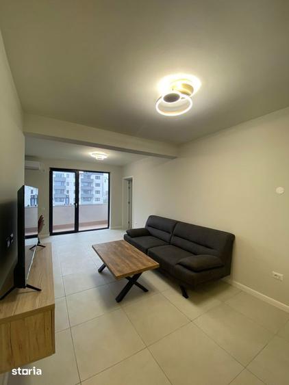 Apartament cu 3 camere semidecomandat în Micro 16