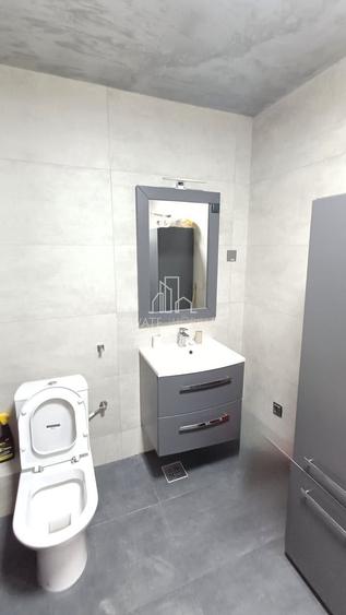 Casă individuală cu 8 camere cu Canalizare în Dâmbu Pietros