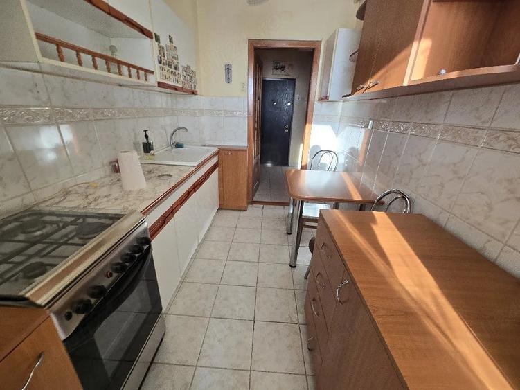 Apartament cu 2 camere semidecomandat în Progresul