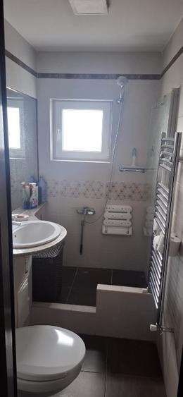 Apartament cu 3 camere semidecomandat în Exterior Vest