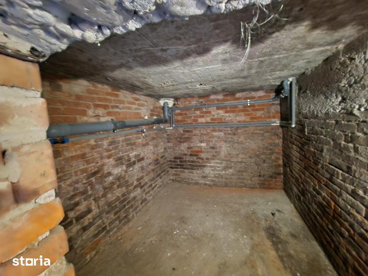 Casă cu 3 camere cu Teren 1712 Mp în Biharia