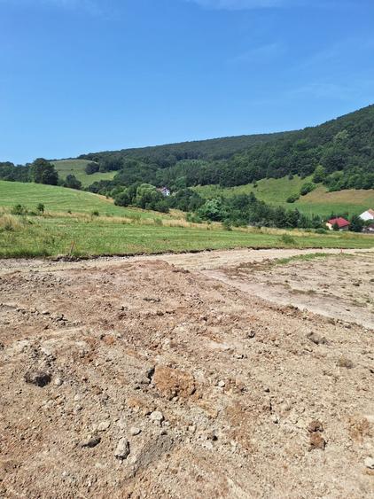 Teren Construcții intravilan de 1000 mp, în Vâlcele