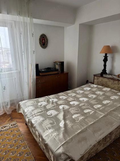Apartament cu 3 camere decomandat în Bălcescu
