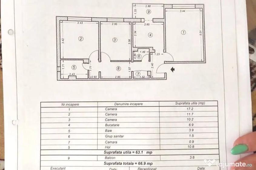 Apartament cu 3 camere decomandat în Poarta 6