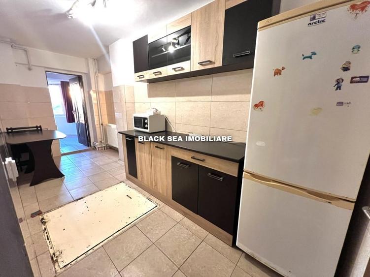 Apartament cu 3 camere, mobilat în Tomis Nord