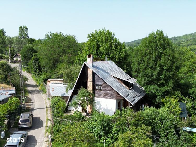 Casă cu 4 camere în Coțofenești