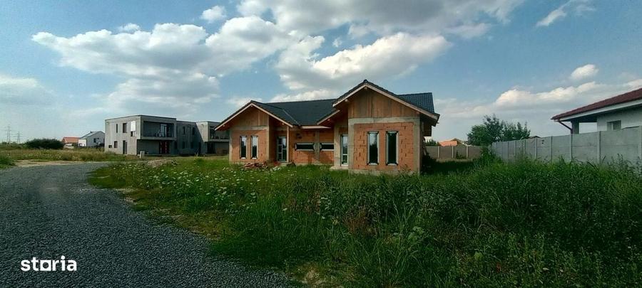 Casă cu 3 camere în Moșnița Nouă