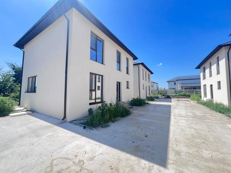 Casă individuală cu 5 camere cu Canalizare în Bragadiru