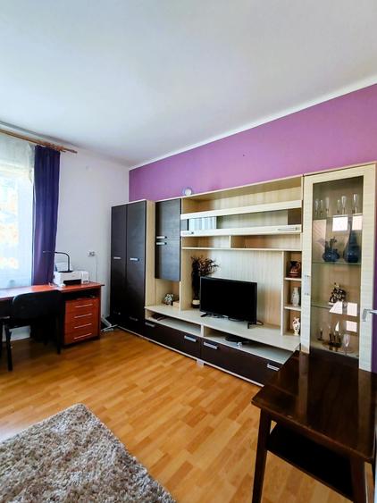 Apartament cu 3 camere decomandat în Zorilor