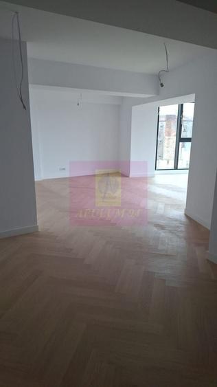 Apartament cu 3 camere decomandat în Unirii