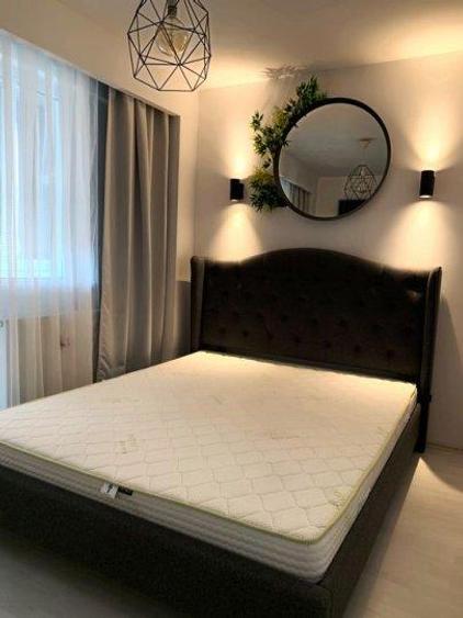 Apartament cu 2 camere semidecomandat, mobilat în Tei