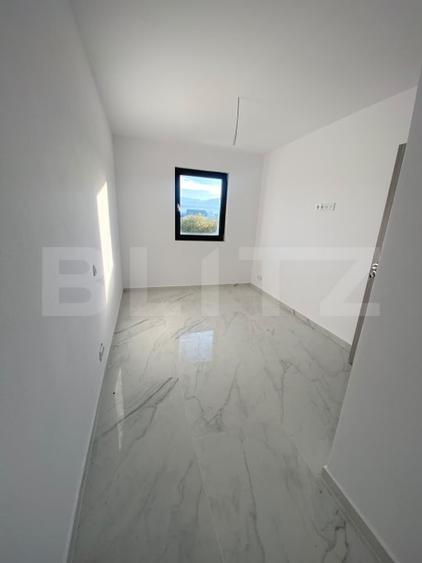 Duplex cu 4 camere cu Canalizare în Petriș