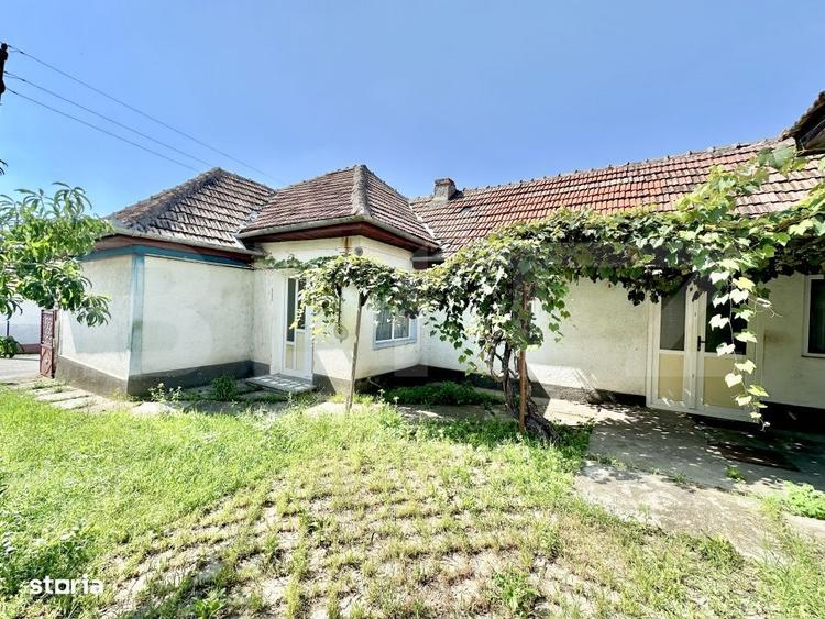 Casă cu 3 camere în Aronești