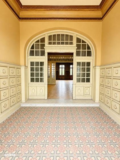 Casă cu 4 camere cu Teren 1027 Mp în Central