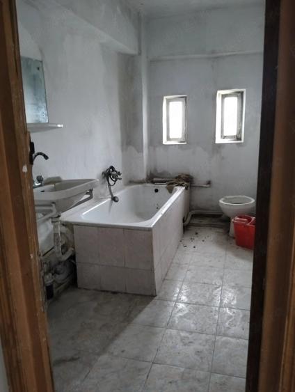 Apartament cu 2 camere decomandat în Mioriței