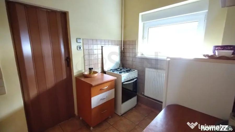 Apartament cu 3 camere semidecomandat în Beller
