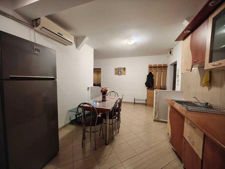 Apartament cu 2 camere decomandat în Girocului