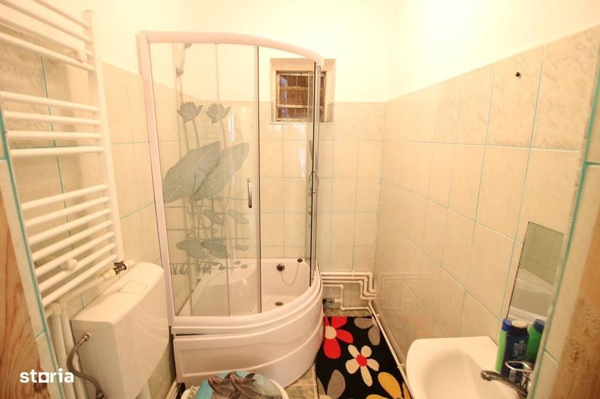Casă cu 3 camere în Vânători
