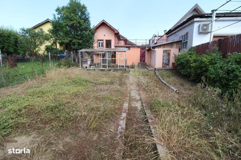 Casă cu 4 camere în Hunedoara