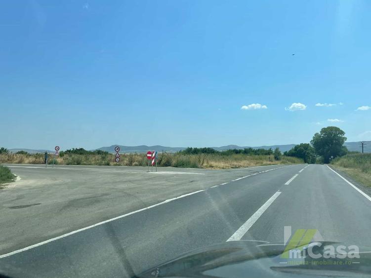 Teren intravilan de 17215 mp, în Exterior Sud
