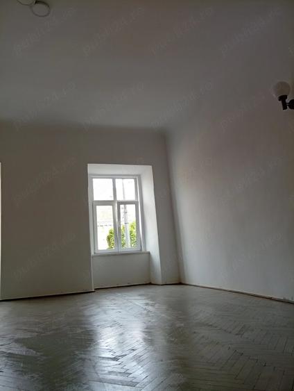 Apartament cu 2 camere nedecomandat în Central