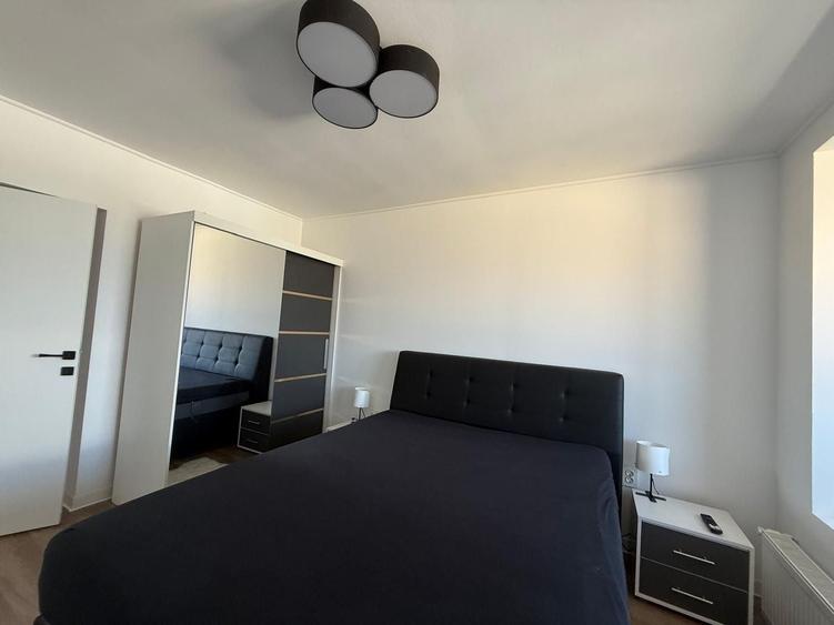 Apartament cu 3 camere semidecomandat în Viziru 1