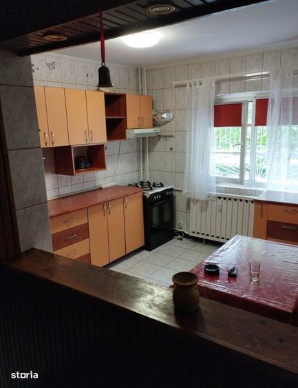 Apartament cu 3 camere în Brâncoveanu