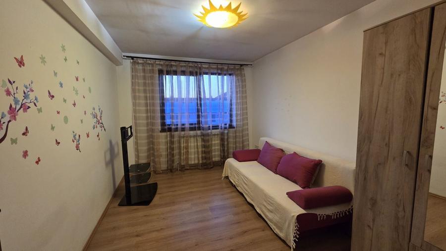 Casă cu 4 camere cu Teren 250 Mp în Florești