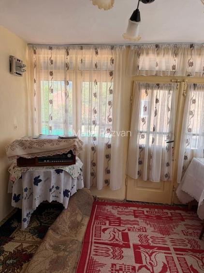 Casa traditionala, atelier si teren de 650 mp - Valea Doftanei